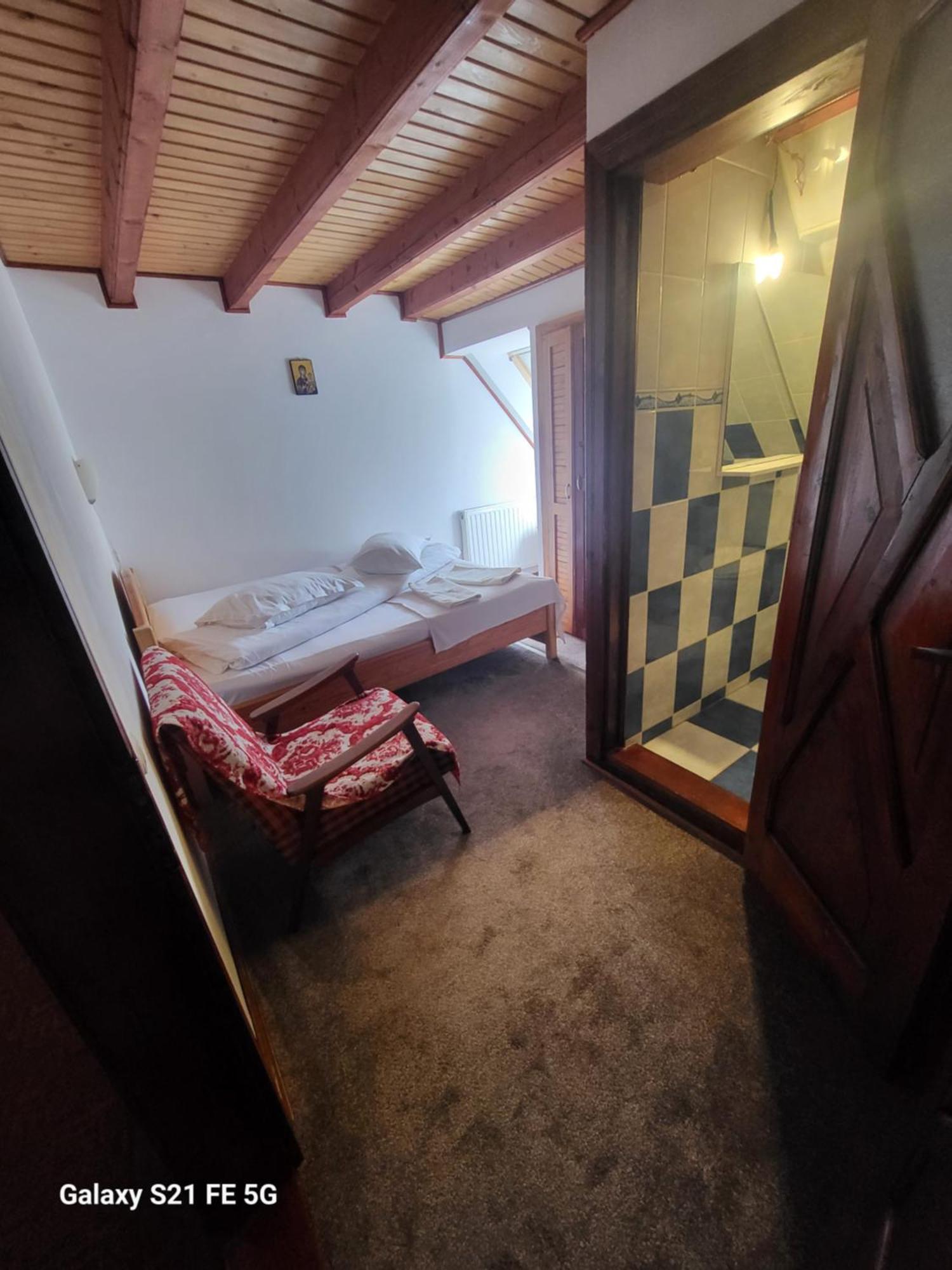 Casa Ernst Hotell Moieciu de Jos Rum bild