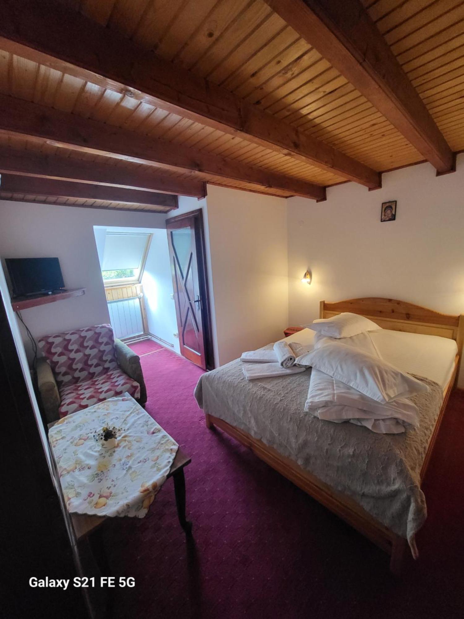 Casa Ernst Hotell Moieciu de Jos Rum bild