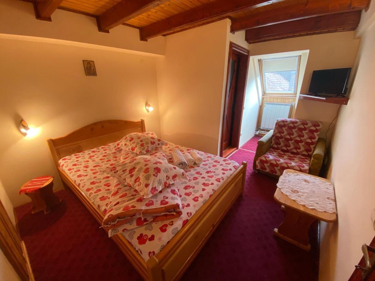 Casa Ernst Hotell Moieciu de Jos Exteriör bild